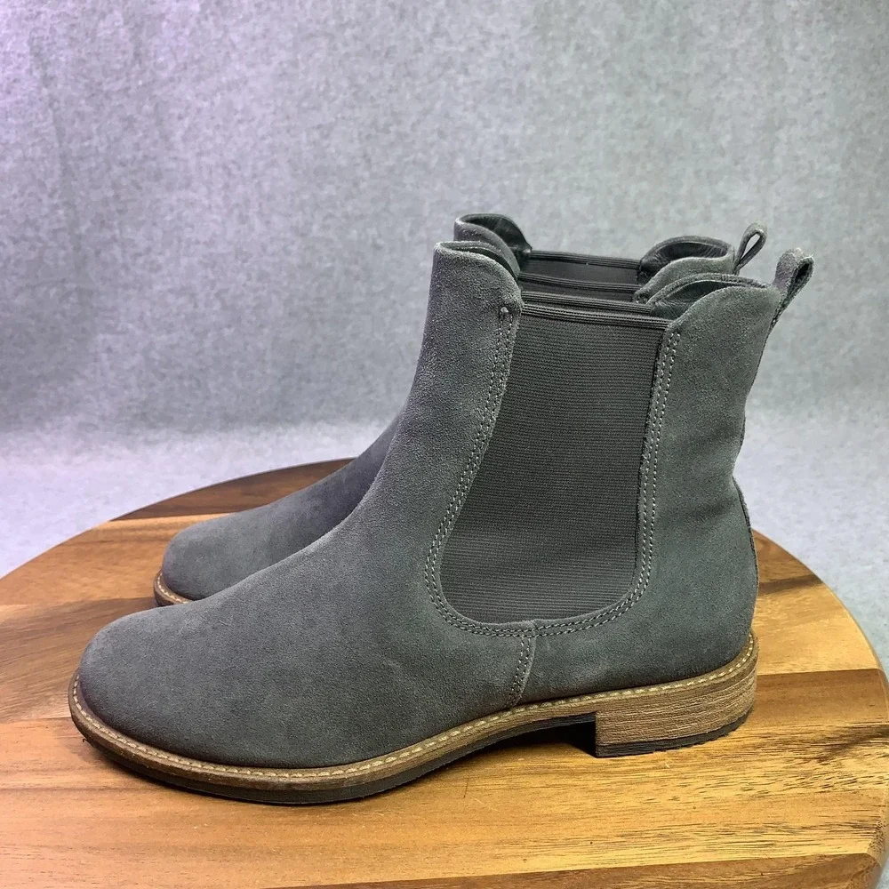 ECCO Boots Mens 8.5 Gray Suede Chelsea Ankle Pull On Comfort Block Heel Casual